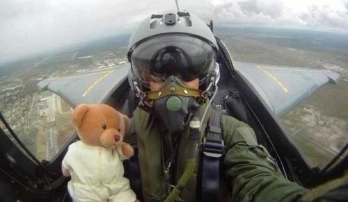 Vamos aprovechar el día que esto se acaba !!!!

“Existen caminos de maravillas que nos conducen a mundos donde la realidad se transforma, nos comunicamos y los sueños se hacen realidad.
En esos mundos espero encontrarte”

Buenos días a todos.