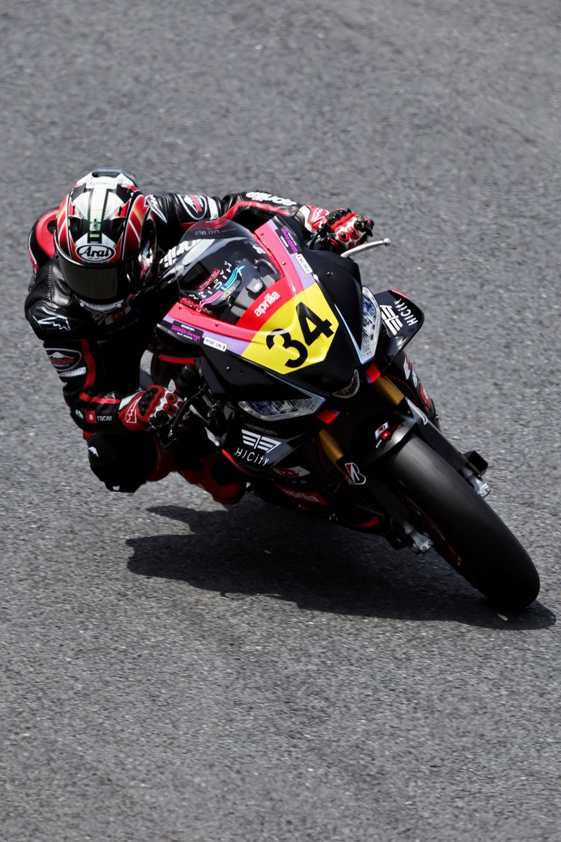okazaki747's tweet photo. 全日本ロード選手権 もてぎ 2&4 レース 予選
HICity Racing aprilia
岡谷雄太選手
#JRR #岡谷雄太 #YutaOkaya https://t.co/qdN3uq7S31