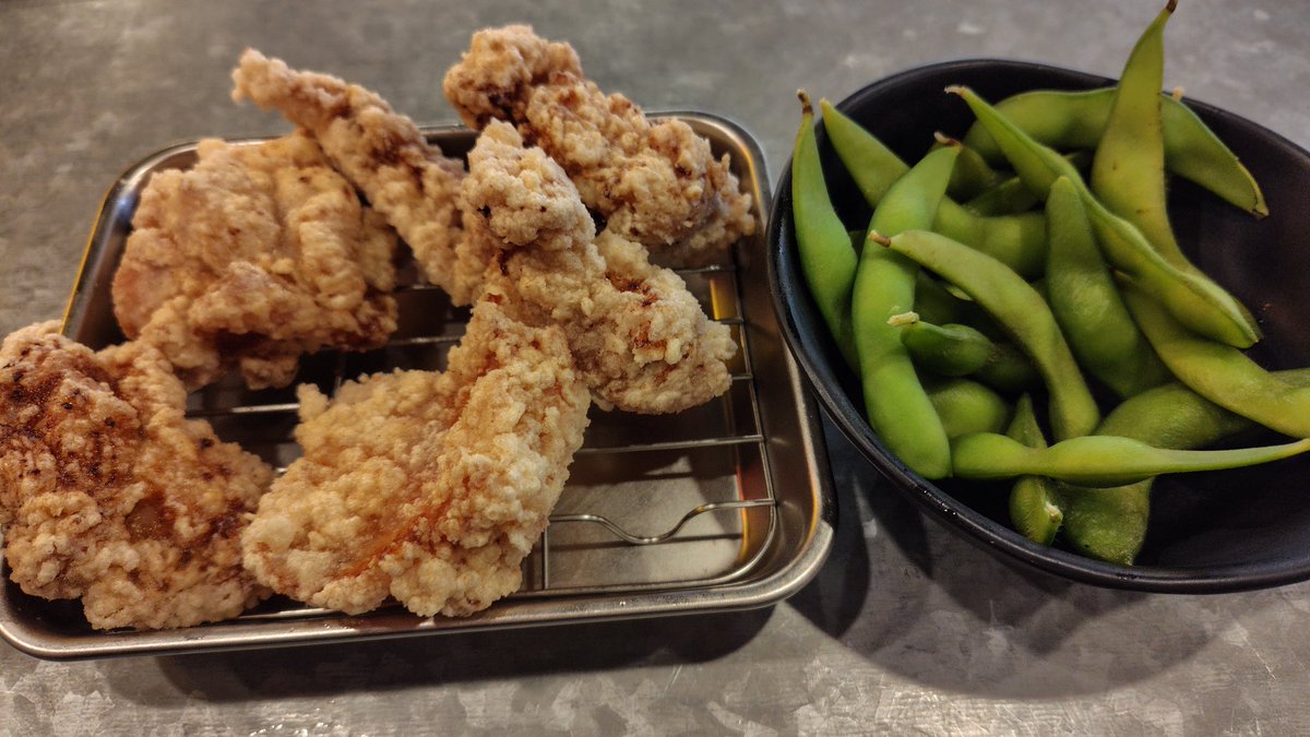 ricefield83's tweet photo. 最近、生中１杯１０円セールしてるのをよく見かける「勝男」
元々１杯１８０円なんですけど···
普通に美味しい唐揚げとビールが最高でした🍺
#中津唐揚げ #大阪 #居酒屋 https://t.co/qkqTiAcBf7