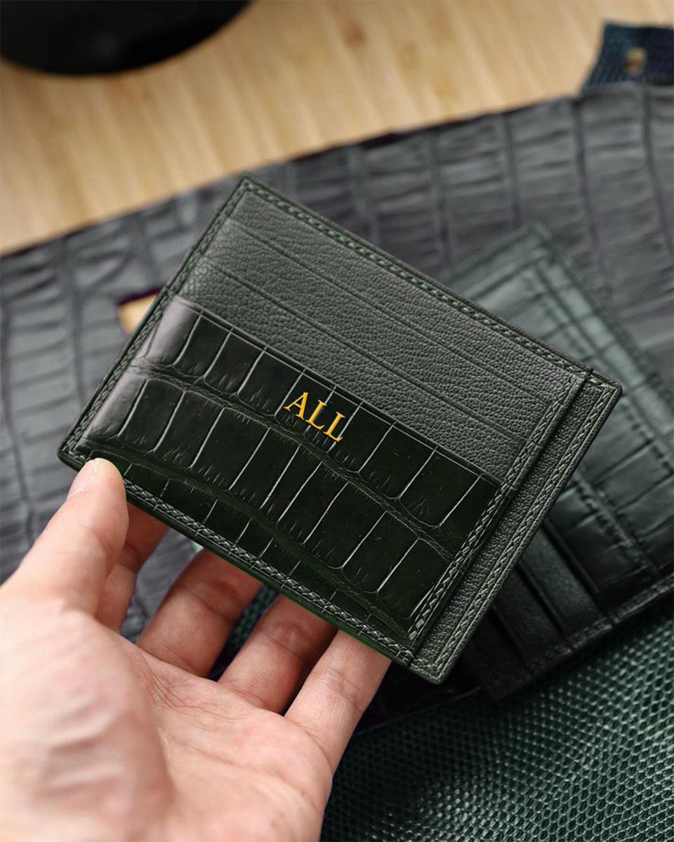 ALLuxeLeather's tweet photo. Carry your cards in style.
Our slim leather card wallet is perfect for everyday use – classy, compact, and made with care.

#authenticluxeleather #leatherwallet #everydaystyle #greenwallet #luxecarry #authenticluxeleather #leathergoods #leatherwallet #premiumquality #Luxury https://t.co/CYioaU9vhM