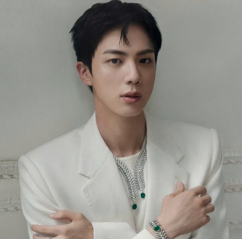 AboutMusicYT's tweet photo. Jin and TWICE are both going to perform at Coldplay's concert today. https://t.co/R8YzmfRNIQ