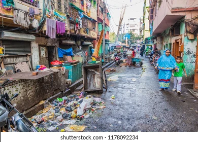 SanjuktaChoudh5's tweet photo. In 1957 Bidhan Chandra Roy had brought Slum Clearance Bill. In 1958 a heated debate took place in Vidhan Sabha. 15-20K people had gathered in front of VS. Even BC Roy could not ignore the people's will against #slumresidents eviction. The Bill was binned

🧵 3 https://t.co/EM4bWNehyS