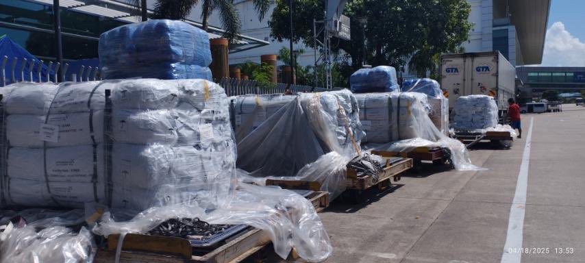 eu_echo's tweet photo. The EU and its Member States continue delivering vital aid to Myanmar earthquake survivors.

Supplies including tents, kitchen sets and blankets, offered by Luxembourg to @IOMAsiaPacific, have arrived in Yangon - transported via the EU Civil Protection Mechanism.

#TeamEurope https://t.co/7D4geWiStg