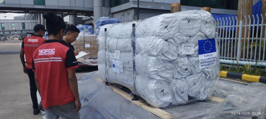 eu_echo's tweet photo. The EU and its Member States continue delivering vital aid to Myanmar earthquake survivors.

Supplies including tents, kitchen sets and blankets, offered by Luxembourg to @IOMAsiaPacific, have arrived in Yangon - transported via the EU Civil Protection Mechanism.

#TeamEurope https://t.co/7D4geWiStg