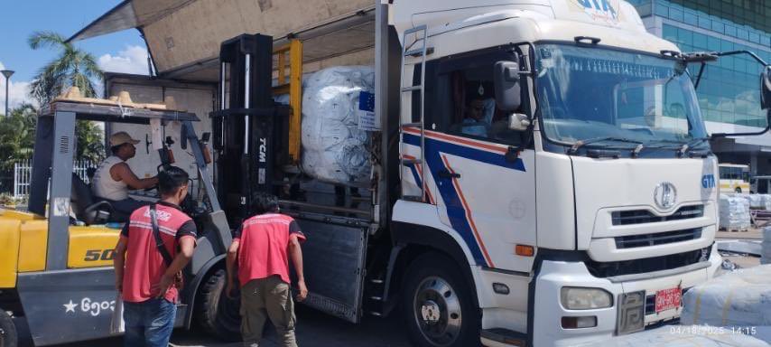 eu_echo's tweet photo. The EU and its Member States continue delivering vital aid to Myanmar earthquake survivors.

Supplies including tents, kitchen sets and blankets, offered by Luxembourg to @IOMAsiaPacific, have arrived in Yangon - transported via the EU Civil Protection Mechanism.

#TeamEurope https://t.co/7D4geWiStg