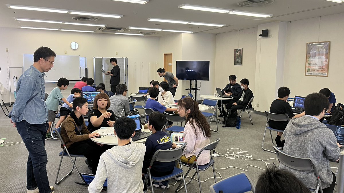 Tebasaki_lab's tweet image. 本日はCoderDojo久留米に参加してきました!だいぶ参加者が多い!
個人開発しているWebサービスを少し発表したり、残りの時間は未踏ITのプレゼン資料作ってました(まだ全然できてない😅)
個人開発の方はT3 Stack。Google, Discordログインや認証認可もとてもモダンにできて良き。
#CoderDojo