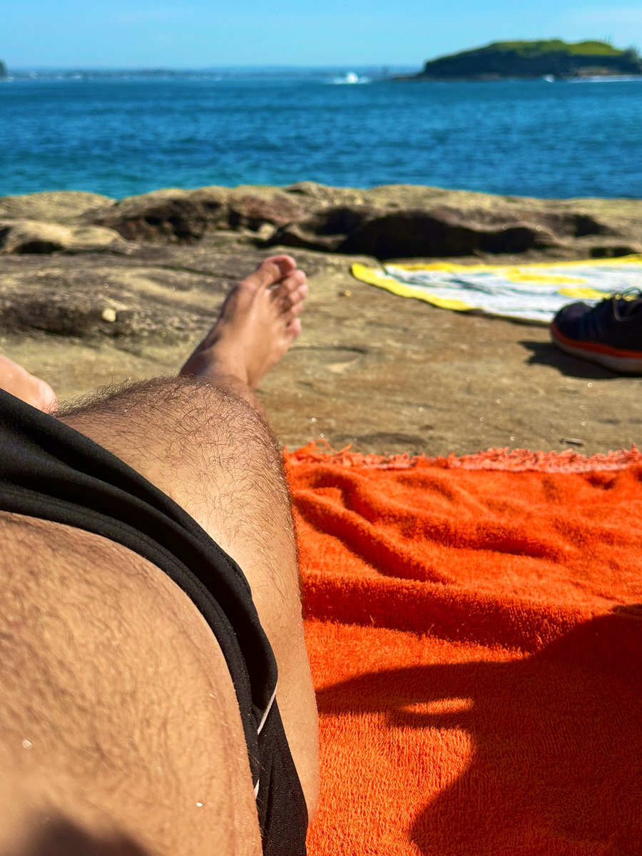 chaaarbs's tweet photo. beach-each https://t.co/NYM3J8S5R5