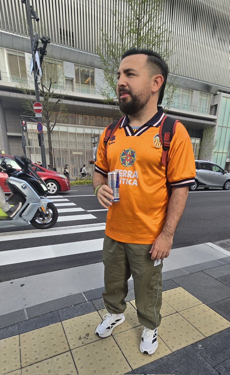 AMUNT VALENCIA desde Osaka 🦇🧡🇯🇵

(la foto no está editada, coña mala)