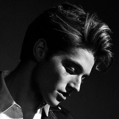 brooklynswolf's tweet photo. @NOAHJMURDOCK // spins around https://t.co/DWAm2VL7uM