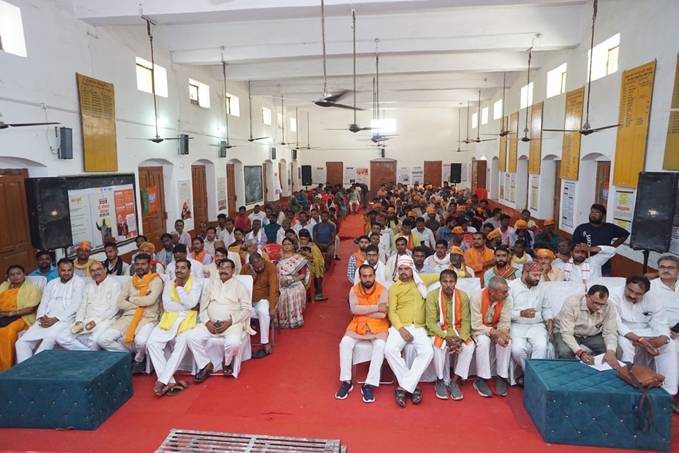 bpsvermabjp's tweet photo. बाबा साहेब के आदर्श विचार आज भी हमें समानता, अधिकार और मानव गरिमा के लिए निरंतर संघर्ष करने की प्रेरणा देते हैं।

बाबा साहेब के आदर्शों पर चलकर माननीय प्रधानमंत्री श्री नरेंद्र मोदी जी 'सबका साथ, सबका विकास' के मंत्र को साकार करते हुए विकसित भारत के निर्माण के लिए संकल्पित हैं। https://t.co/3t4oKwhS3X