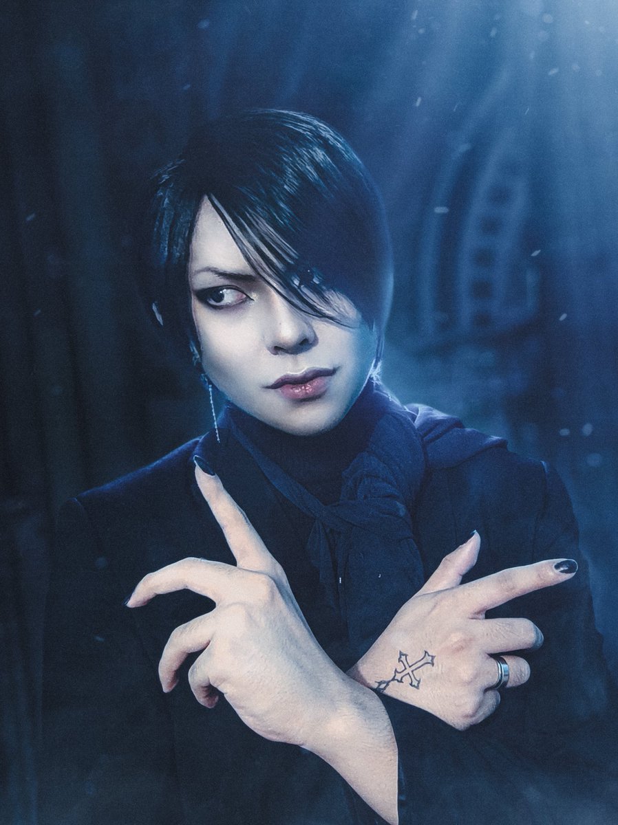 ellevira_xx's tweet photo. A goodnight kiss is the beginning of a dream.
Grant me a wish before you disappear.

[ BUCK-TICK | Moon Sayonara wo Oshiete ]

#bucktick #atsushisakurai #vkei #visualkei #inspiredlook https://t.co/h8d1jMG4Ow