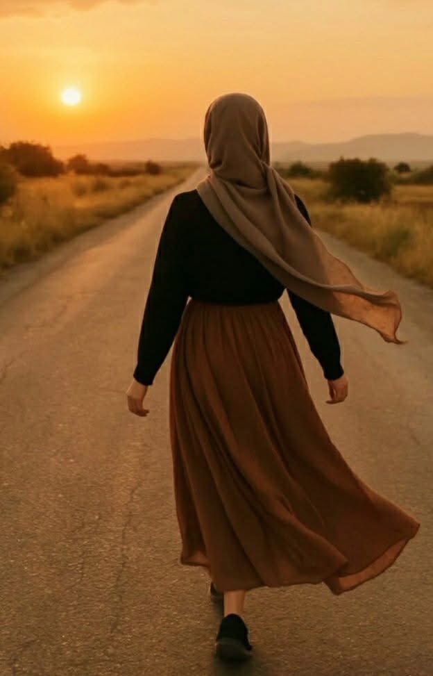 |

Hiç şaşmayan saat gibidir KADER..

Yolu sen yürürsün, nereye gideceğini 
O belirler..!

_______