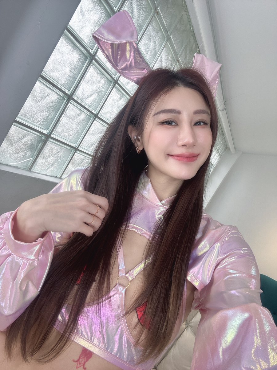 隨手一拍 照樣可愛
粉紅🐰真的萌翻啦 

#JKF#寫真

𝕁𝕍𝕀𝔻 🔍 𝕗𝕒𝕟𝕝𝕒𝕣𝕒𝟙𝟚𝟚𝟛  
👇👇官方line在這👇👇
https://t.co/JHpyc26FOu
要有禮貌跟我互動喔 https://t.co/xT8tC78zBT