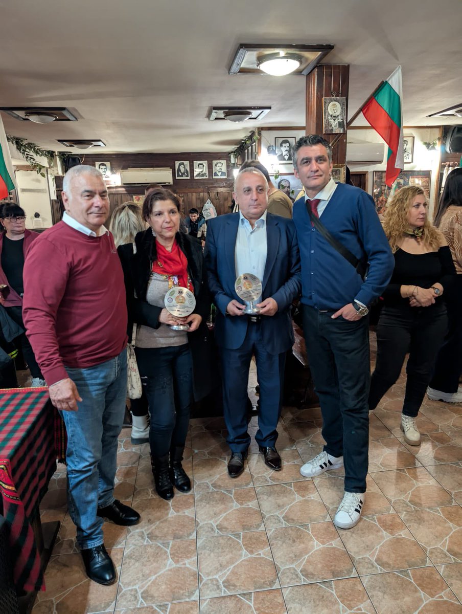 izmir_mte's tweet photo. KarabağlarAtatürk ve Kınık MTAL’miz Sofya'da 08-10 Nisan tarihlerinde gerçekleştirilen Güneş Enerjisi İle Çalışan Arabalar Sunumları projesinde ülkemizi temsil ederek 3 dalda birincilik aldılar  okullarımızı tebrik eder başarılarının devamını dileriz  @izmir_ilmem @tcmeb_mtegm https://t.co/MYWkqc4PIL