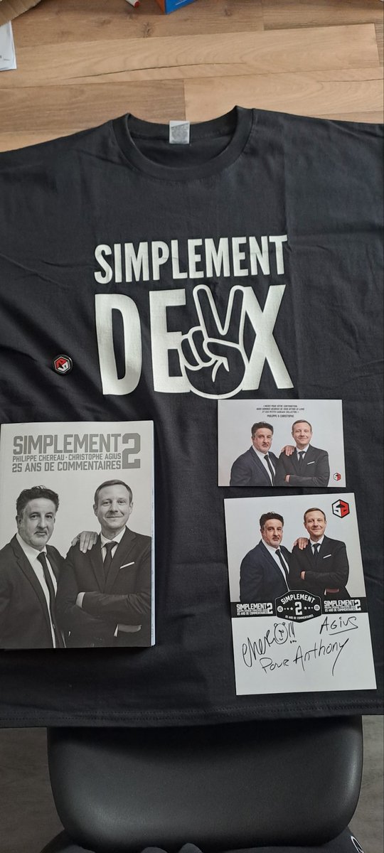 Antho21OP's tweet photo. Qui dit week-end Wrestlemania dit joli cadeau dans la boîte à lettres ! Merci @PhilippeChereau et @CAgiusILD #simplementdeux https://t.co/SQ5PkGhKpT