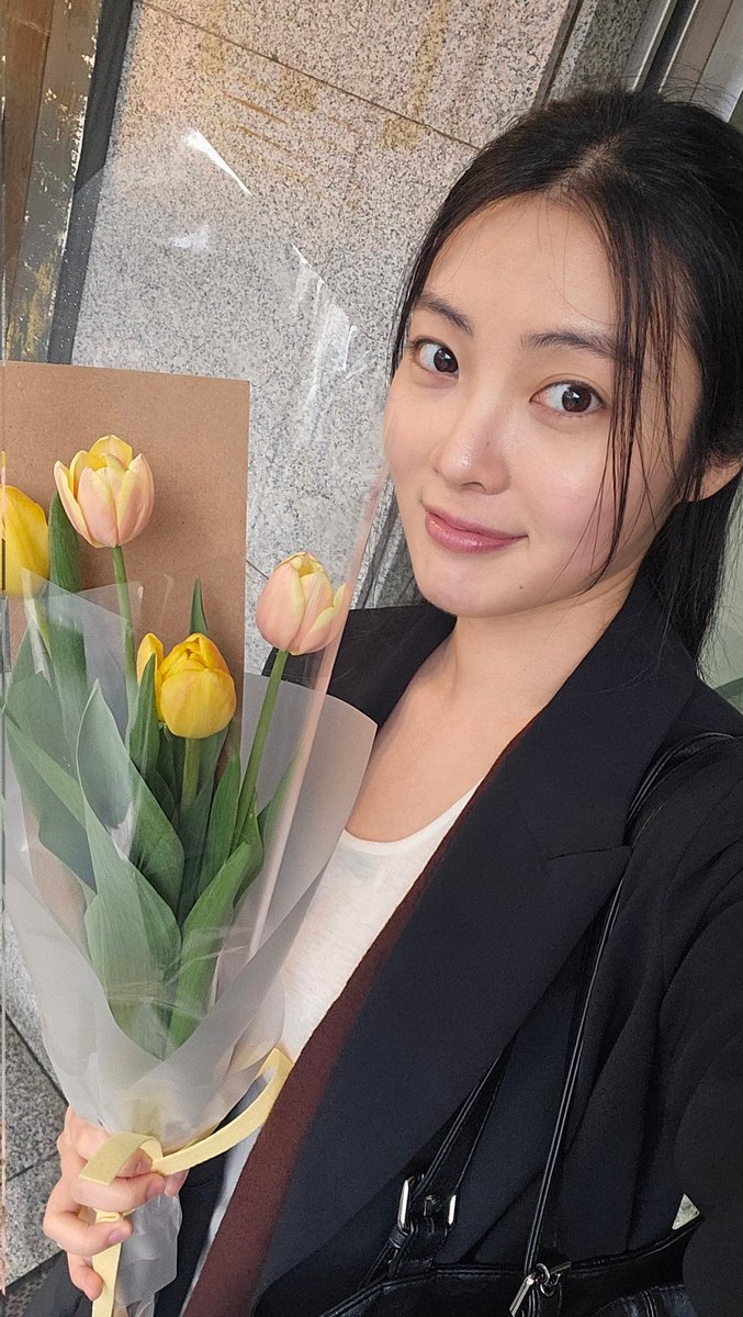 효정이 연기도 너무 잘하고 예쁘고 규ㅣ엽고 혼자 다하는데 토마토 보러오셔요... (내일막공 😭)