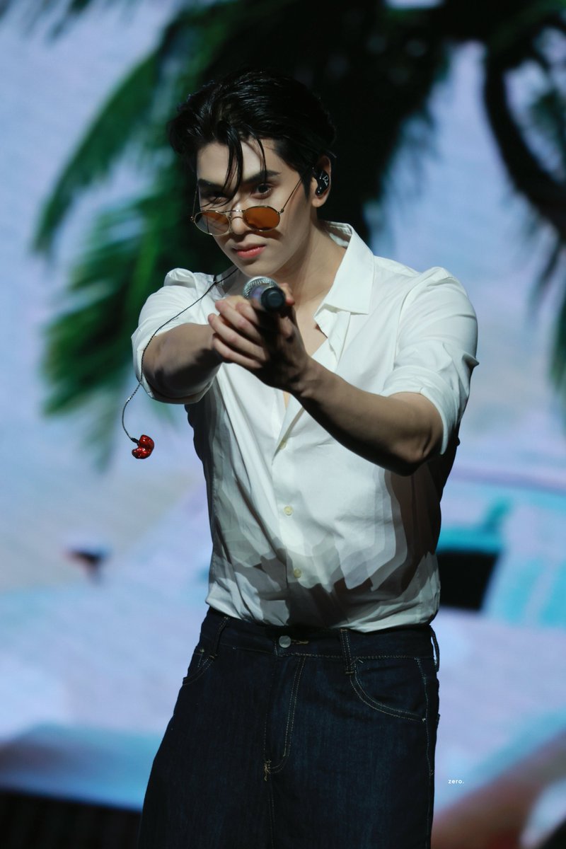 Zerodottt's tweet photo. 🔫

@dunknatachai #dunknatachai 
#จุงดัง #JoongDunk
#TheHeartKillersFMinMacao https://t.co/WLKuBbScHJ