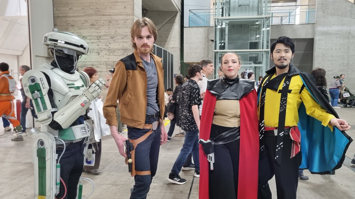 Kalinstagram's tweet photo. Got some leaked behind the scenes images of Solo 2 from Celebration today!!! 👀👀👀
#SWCJ #SWCJ2025 #Solo2 https://t.co/j5fpbThkrn