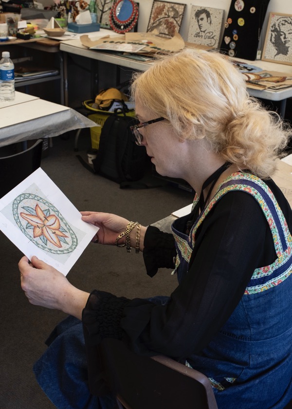 Read my interview with Tessa Hunkin of Hackney Mosaic Project today at spitalfieldslife.com
And support our crowdfund to publish a book of this magnificent collective endeavour to beautify Hackney. shorturl.at/bIycs