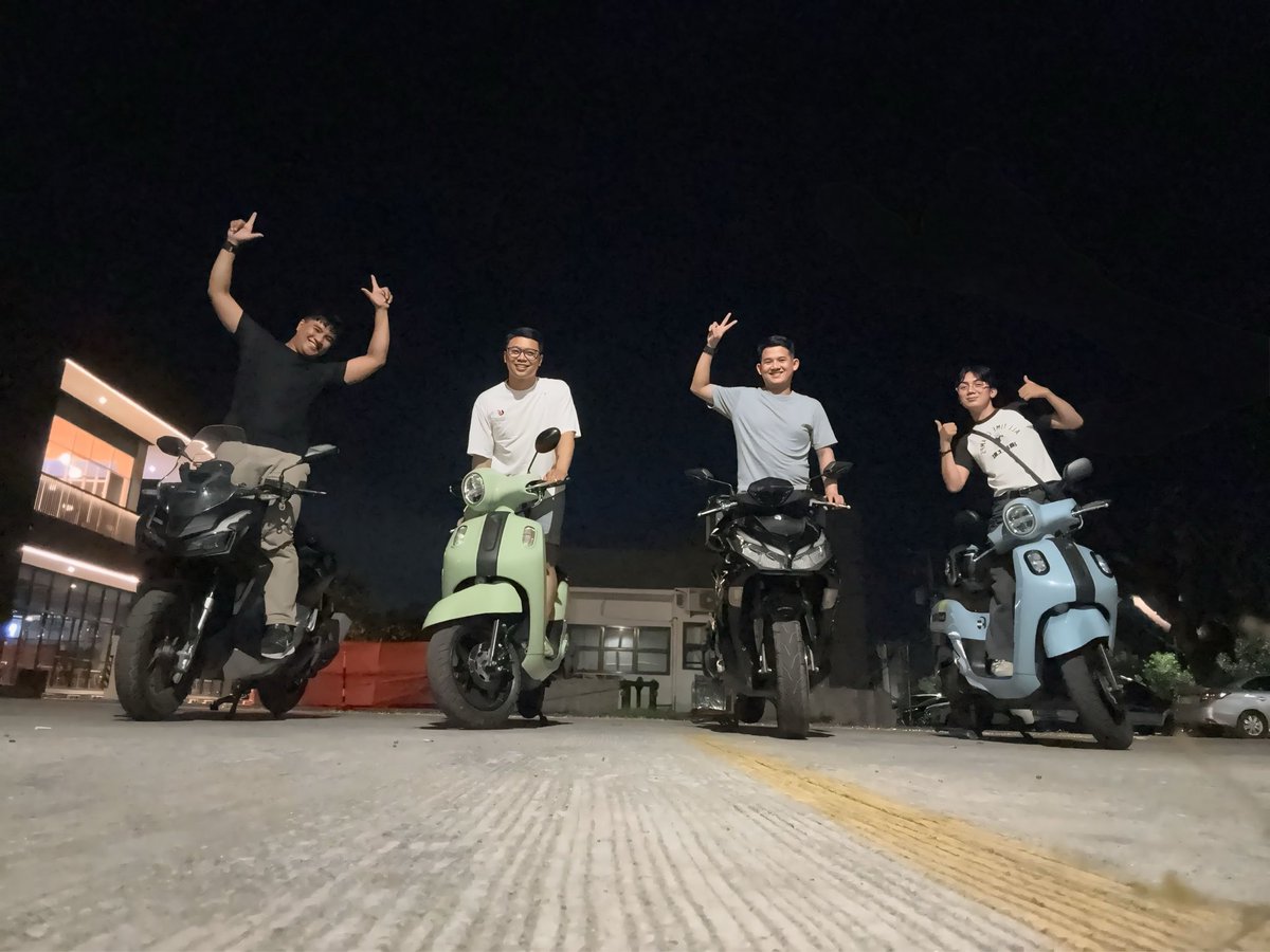 MarkRandomTwits's tweet photo. Sakay na! Libre lang haha https://t.co/bOZwckxPOn