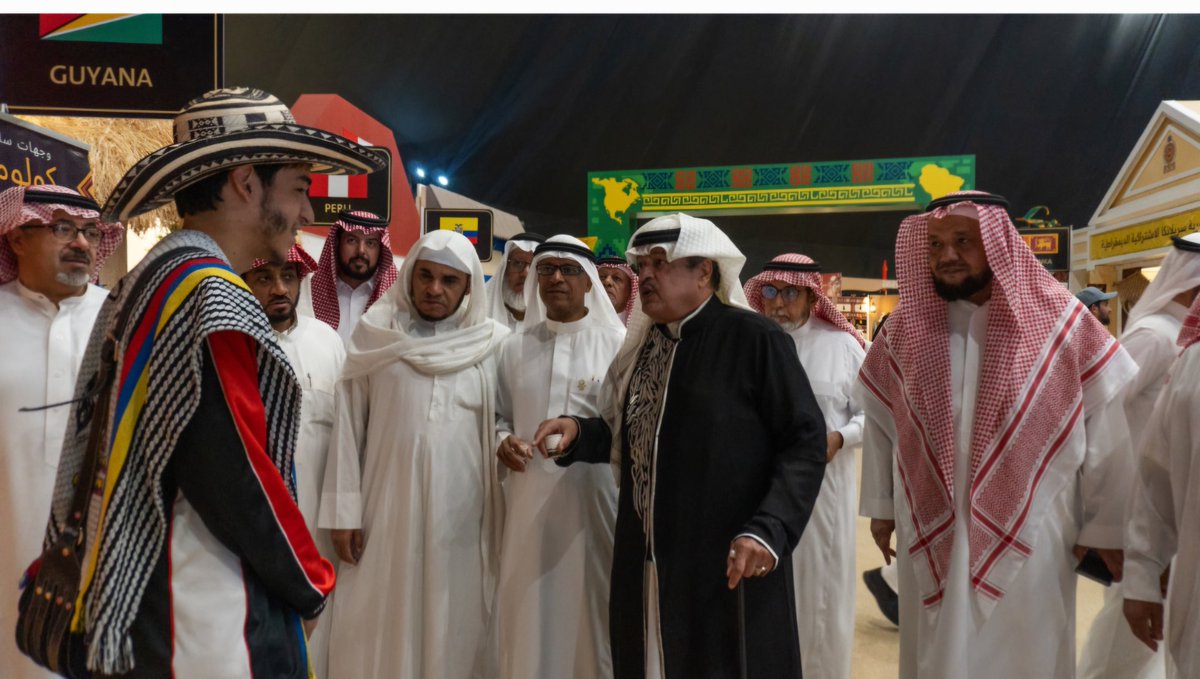 kEbar_sin_aflaj's tweet photo. أعضاء #ديوانية_إجلال_بالأفلاج يقومون صباح اليوم السبت بجولة في مهرجان الثقافات والشعوب في الجامعة الإسلامية في المدينة المنورة ويزورون بعض المعالم الأثرية ومنها بئر غرس وبستان الفقير وبستان المستظل والتوجه إلى مسجد قباء والصلاة فيه . https://t.co/UBChlbq6mI