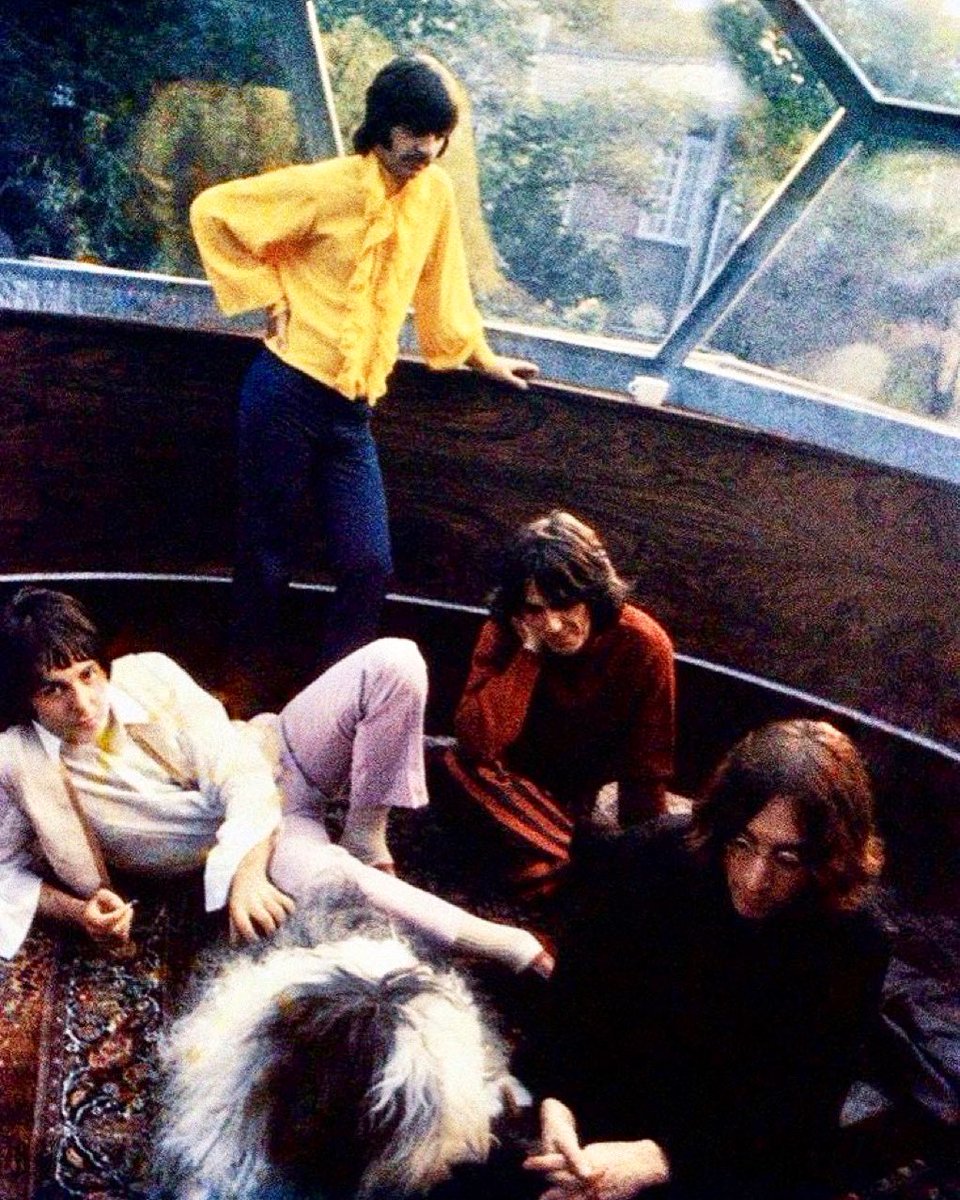 ToursBeatles's tweet photo. With Martha, July 1968, London #TheBeatles #maddayout #marthamydear #sixties #1960s #sixtiesstyle #beatleslondon https://t.co/oIbW6MgpZD