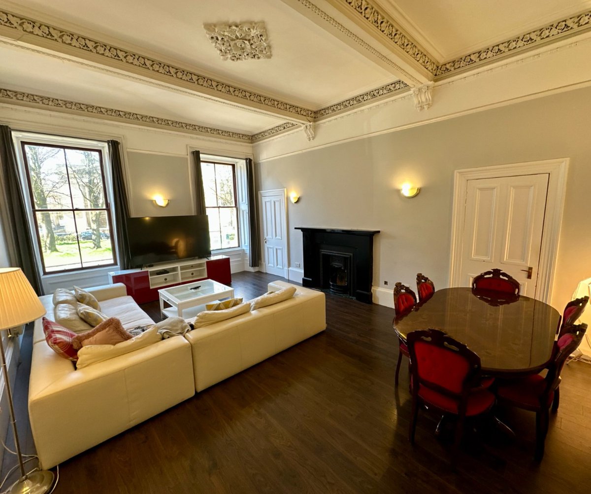 robbresidential's tweet photo. To Let - Kelvingrove Street, Glasgow 

This main door traditional tenement flat located in Kelvingrove is in walk-in condition.

| 🛏️ 4 Bedrooms | 🛁 1 Bathrooms |

💷 £2,800 pcm

For further information,
📞: 0141 255 3881 
🔗: https://t.co/LV5l2867WA https://t.co/VSMaQJPrxQ