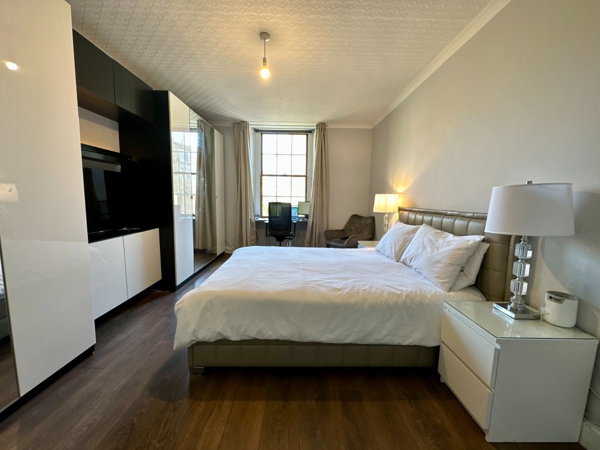 robbresidential's tweet photo. To Let - Kelvingrove Street, Glasgow 

This main door traditional tenement flat located in Kelvingrove is in walk-in condition.

| 🛏️ 4 Bedrooms | 🛁 1 Bathrooms |

💷 £2,800 pcm

For further information,
📞: 0141 255 3881 
🔗: https://t.co/LV5l2867WA https://t.co/VSMaQJPrxQ