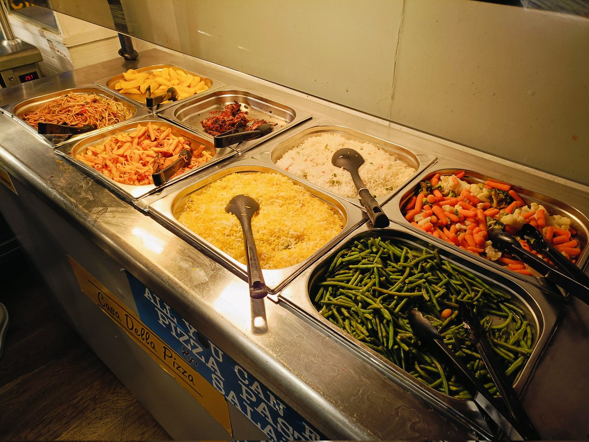 ryooosannn's tweet photo. ブライトン住人必見。貧民の味方！
【Casa Della Pizza】

学割込みで、9.99£のイタリアン食べ放題です。ピザ屋に行ったら1枚15£する世界線のイギリスで、異彩を放っています🍕🍝
しっかり食い意地張りましょう！

(安い店ハックアカウントになってるw)

https://t.co/WZUrxoALcK… https://t.co/enyehBhif9