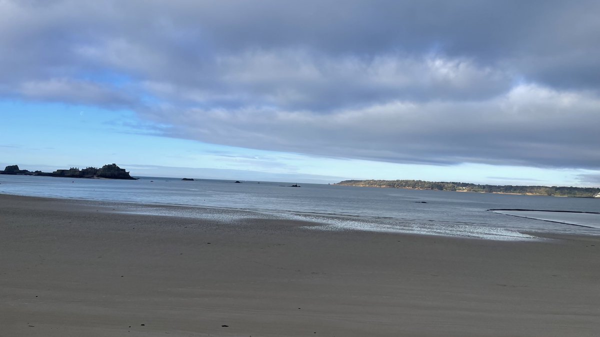 FryRadio's tweet photo. A weekend in #Jersey, and after completing @Jerseyparkrun I’m enjoying some #Easter anthems on @Channe103. https://t.co/NsT7KjZpri