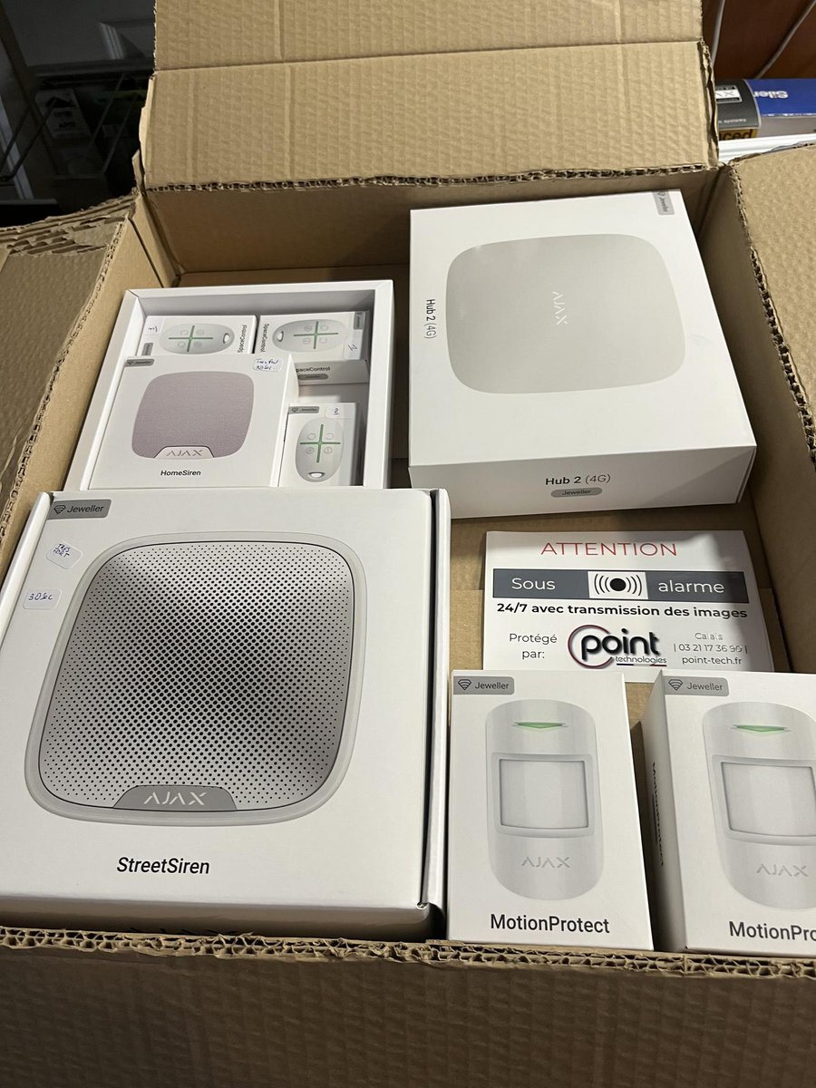 PointInformatiq's tweet image. YA+K poser. Configuration et parametrage atelier d’un système d’alarme pour notre nouveau client.. Voilà un fils rassuré pour son papa avec en plus la fonction panique sur les télécommandes. En cas de problème un proche est averti instantanément. point-tech.fr