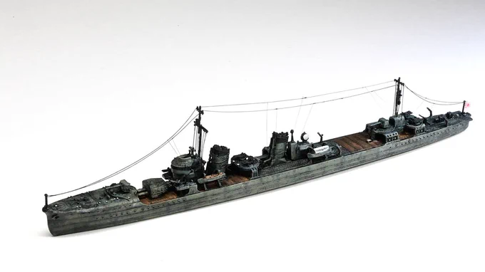 ヤマシタホビー 1/700 文月 完成です。武装を一部撤去して雑に輸送船に振った感じが刺さったので製作しました。4枚目の奥は睦月になりますがみんな違ってみんな渋良ぃ～ 