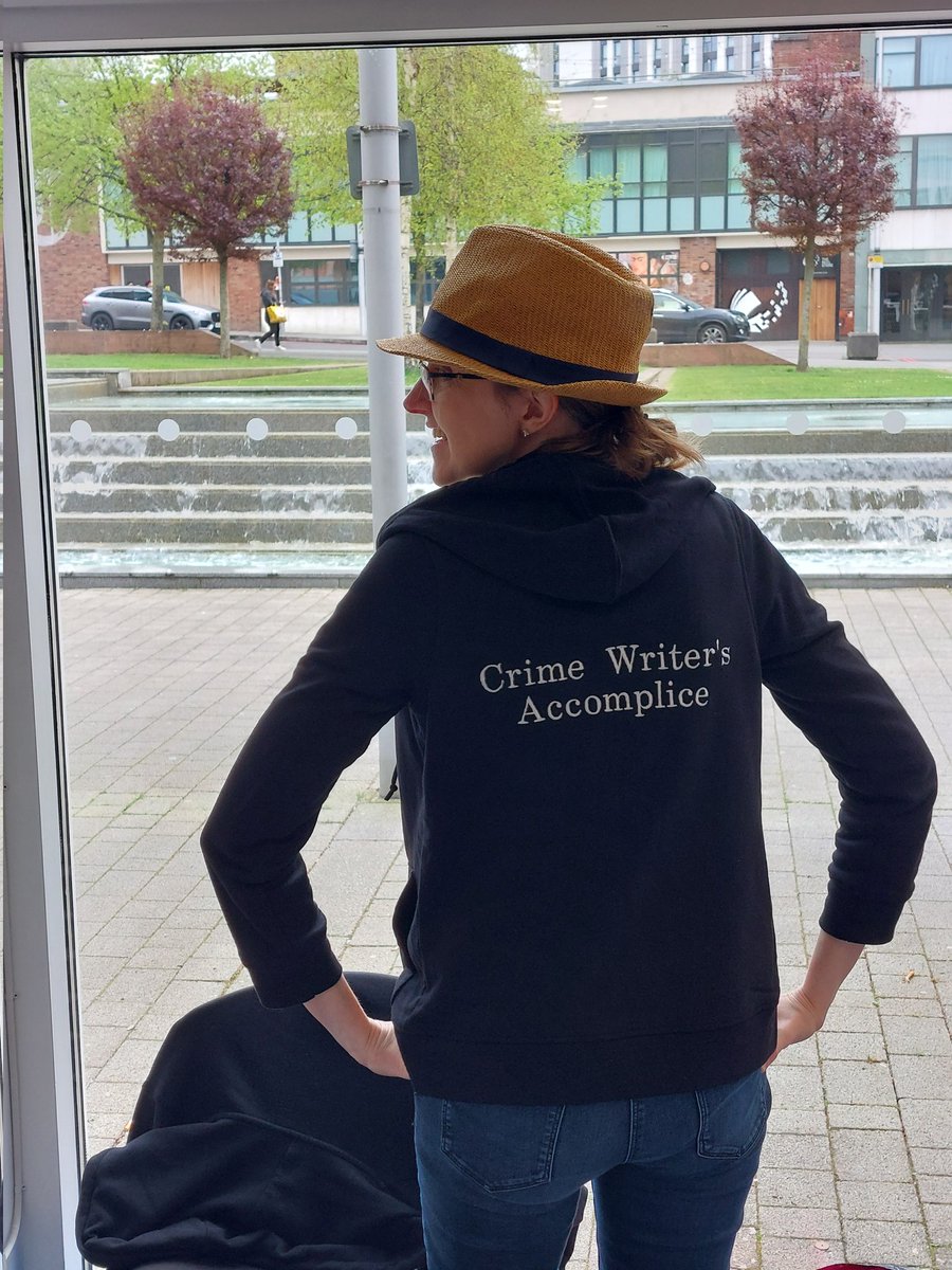 Let the signings commence!
Come along to the Coventry Book Extravaganza to meet authors and get your books signed!

Come and say Hi to me and my Crime Writer's Accomplice!

#TheAftermath
#DCIWarrenJones