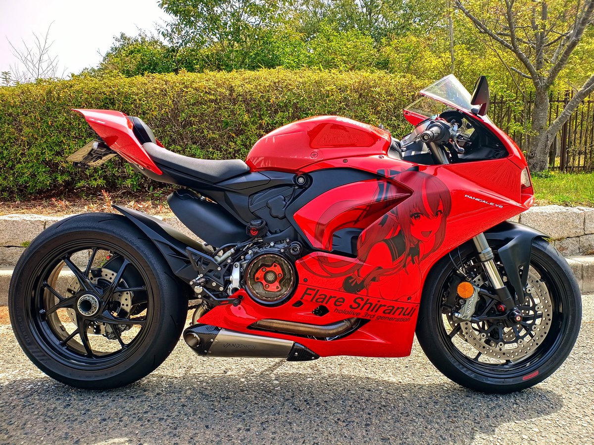 yottyaka3116T's tweet image. Panigale V2 × 不知火フレア

イラスト:ごれ様
施工:リアルグラフィック様

#hololive
#不知火フレア
#DUCATI
#VANDEMON
#rizoma
#AELLA
#dbrace
#motocrazy