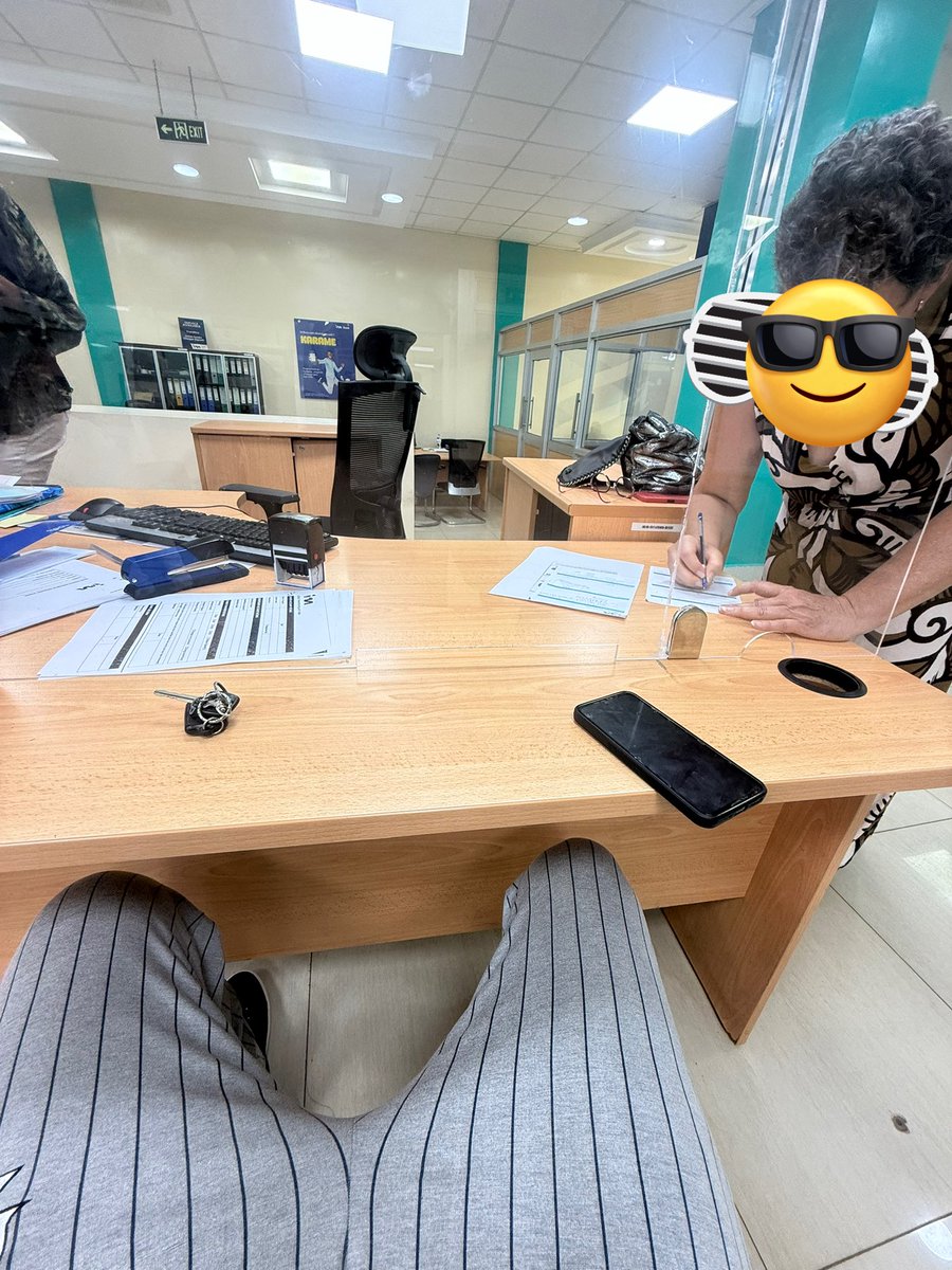 Birababaje Kuba muri 2025 mu Rwanda ushobora kwaka Service muri <a href="/imbankrw/">I&M Bank (Rwanda) Plc.</a> haza Umuzungu wicaye Bakamugucishaho wamutanze😭😭ibi bimbayeho muri Branch ya Remera k’Umuyenzi Plaza!Reka ibyo tubyirengagize,Ngo Systeme yabo ntigaragaza Historic kumunsi wa KONJE😭 <a href="/RURA_RWANDA/">Rwanda Utilities Regulatory Authority - RURA</a> Kwelii?
