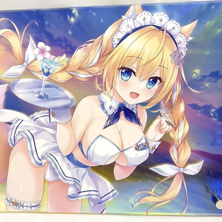 新作のスピカちゃんオーロラアクリル実物写真です💫
キラキラですごくきれいにできました♡
見る角度や光の当たり方によって背景の表情が幻想的に変わります🌌 