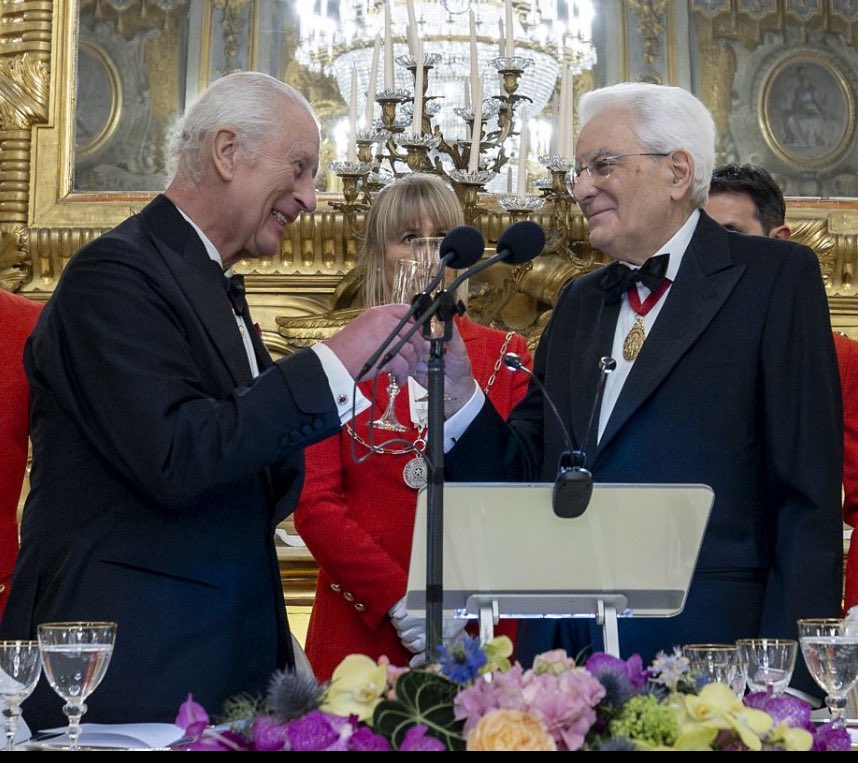 «(…) per concludere il Moscato Rosa “Pasithea Rosa” di Cantina Girlan, gioiello da dessert prodotto in Oltradige» tra i vini serviti al Re Carlo e alla Regina Camilla nella cena di gala al Quirinale ospitata dal Presidente della Repubblica Sergio Mattarella <a href="/WineNewsIt/">WineNews</a> #Girlan