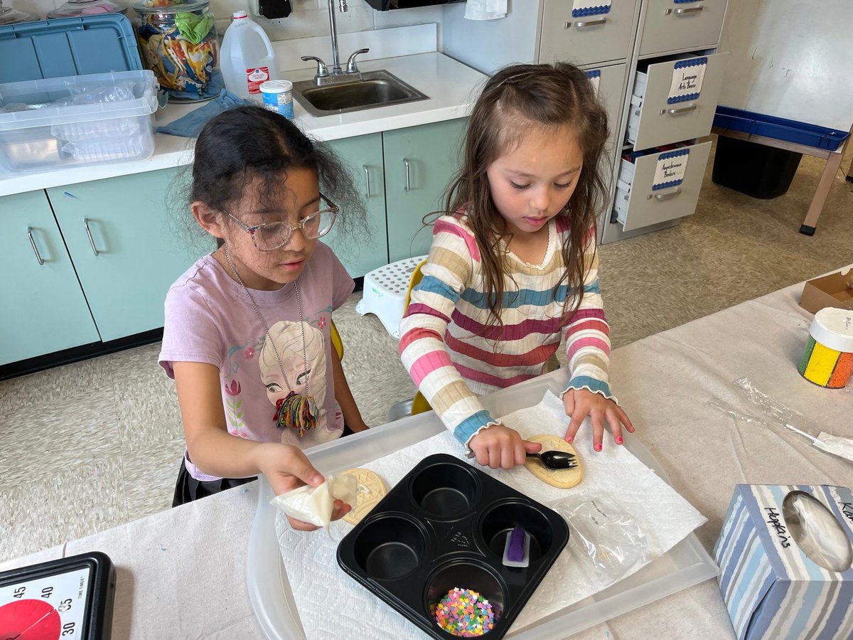 Second grade students <a href="/IPSMcKinley39/">William McKinley 39</a> decorated cookies with their PreK book buddies. We 💙💛 our Eagle Scholars!! <a href="/brynn_kardash/">Brynn Kardash</a>