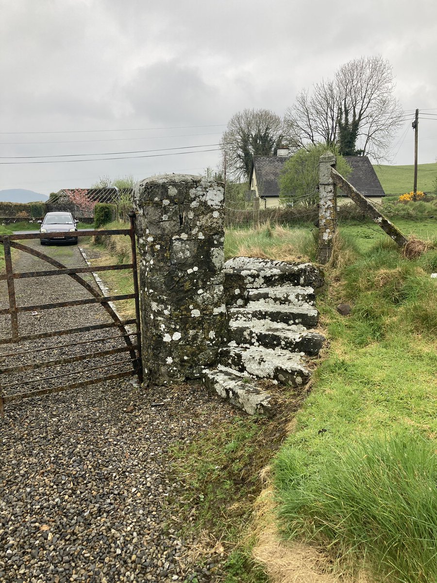 ColemanDennehy's tweet photo. Taghmon Church near to Crookedwood in Co Westmeath. Late medieval March area fought over between the Nugents and the MacGeoghgans - necessitates the fortified church.
Also a Sheela na gig over a window so #Durty #Filthy https://t.co/FA4onOEtGv