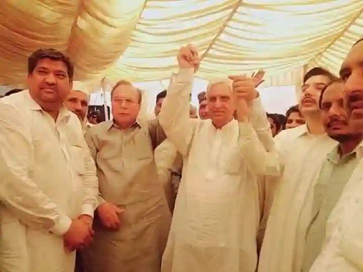 ptwofficially's tweet photo. دیوان اخلاق احمد صاحب سے قائد محترم میاں منظور احمد خان وٹو صاحب کا ایک لمبے عرصے  کا تعلق رہا ہے اللّٰہ تعالٰی انکے لواحقین کو صبر جمیل عطا فرمائے اور دیوان اخلاق احمد صاحب کو جنت میں اعلیٰ مقام عطا فرمائے آمین 
میاں خرم جہانگیر وٹو https://t.co/7cEp069T8L