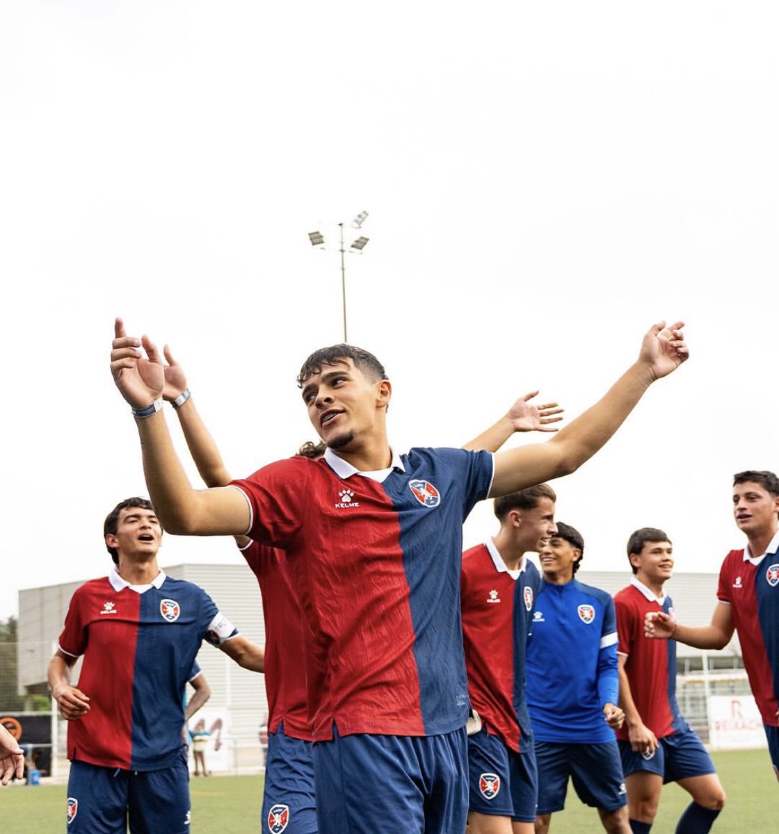 PromesasCeleste's tweet photo. Albion derrotó 3-1 a la BCN Academy Brazil y se clasificó a las semifinales del Torneo MIC 🇪🇸

El elenco pionero enfrentará a partir de las 14:00 horas de Uruguay a Shakhtar Donetsk de Ucrania 🇺🇦 en busca de un lugar en la final del torneo. https://t.co/UAuODbiZJH