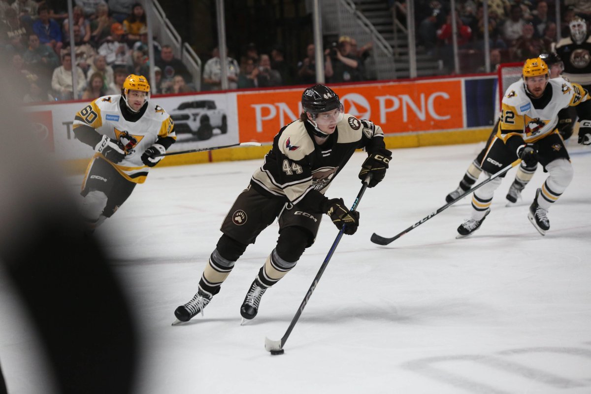 TheCalderTimes's tweet photo. With the season nearing a conclusion, @TheHersheyBears clinched the Atlantic Division crown by taking down their archrival on Friday. @cswa11 has the action from Giant Center!  https://t.co/1dT5JRMw6M https://t.co/1pgQApv1oX