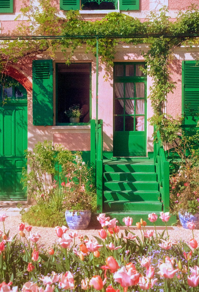 CerfiaFR's tweet photo. 🇫🇷🌸 La maison de Claude Monet a rouvert ses portes à Giverny jusqu'au 1er novembre 2025.

🚆 Accessible en TER depuis Paris St-Lazare, puis en bus (10€ aller-retour).
💶 6,50€ pour les étudiants et enfants / 12€ pour les adultes.

📸 @maximevisticot https://t.co/ksVNut75x9