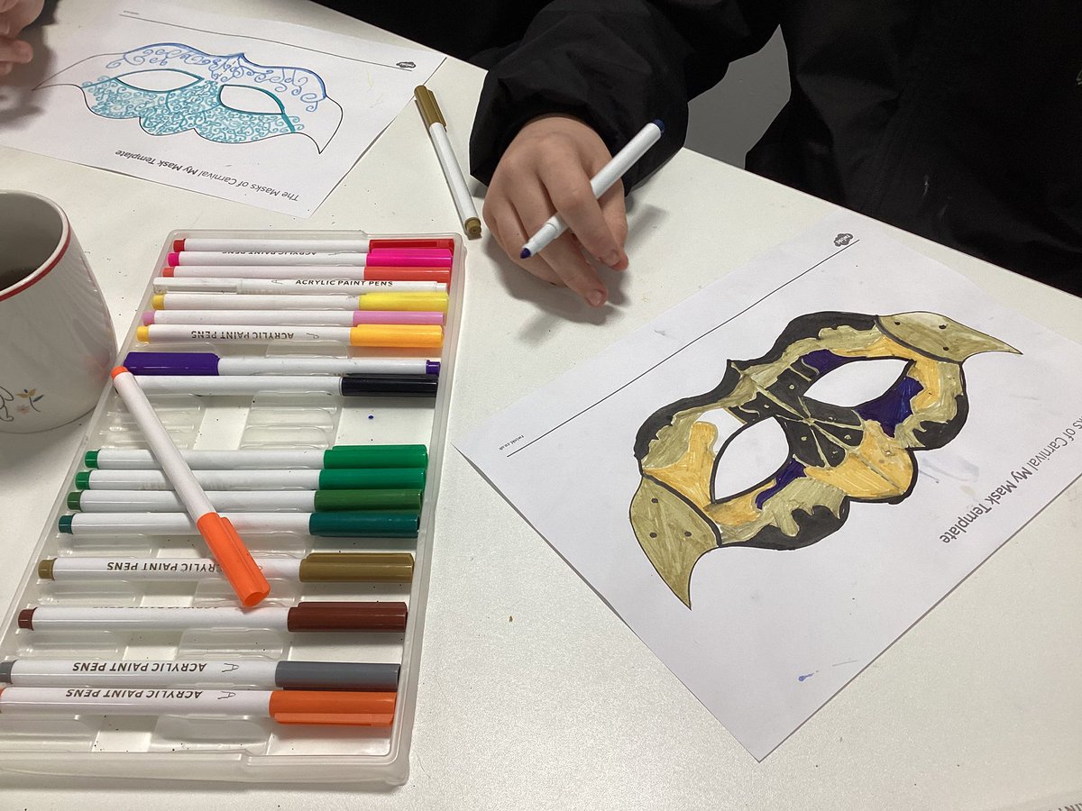 ModernWchs's tweet photo. End of term crafting for Karneval… a bit late, but it’s never too late to celebrate Karneval! #WCHSloveslanguages @WestCalderHigh https://t.co/xk0ys8zxZG
