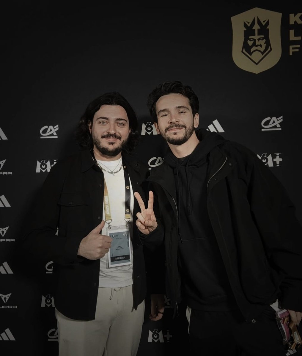 ⚫️ Entretien exclusif avec <a href="/Domingo/">PA 🕺🏻</a> 🟡

Le président du <a href="/FCSilmi/">FC Silmi</a> a répondu à toutes les questions sur son équipe, sur la <a href="/KingsLeague_FR/">Kings League Crédit Agricole France</a>, sur l'e-sport et sur l'impact de Twitch sur les nouveaux formats de sport.

🌐 <a href="/FootMercato/">Foot Mercato</a>
📷 <a href="/alexgcvs/">Alexandre Gonçalves</a>
➡️  tinyurl.com/4c7bzmta