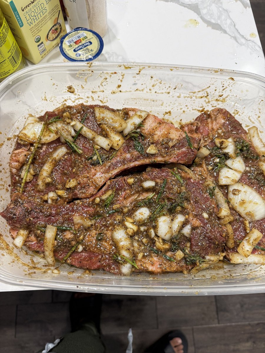Prettynb_bri's tweet photo. Steak salads >>>>>> https://t.co/y76IP5UbD4