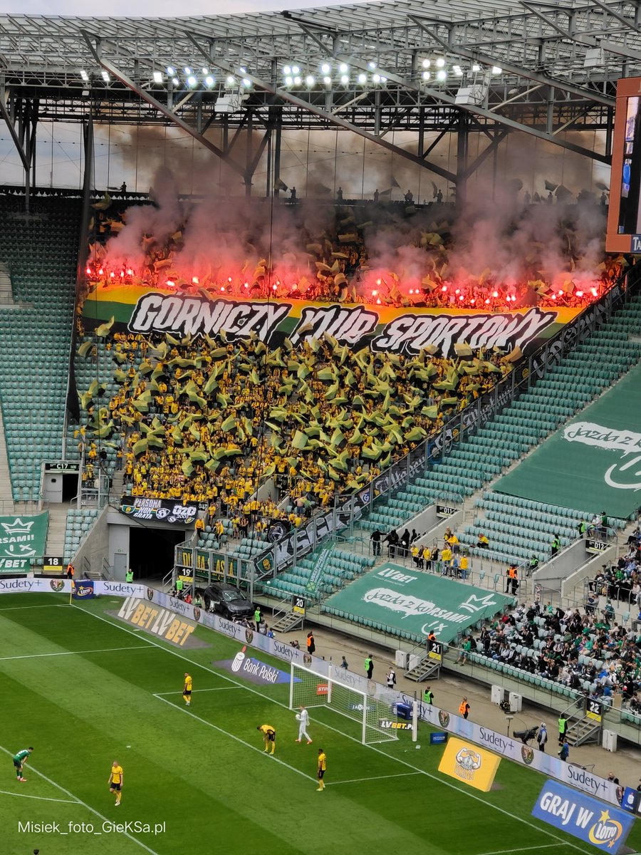 MiskaPatryk's tweet image. #GieKSaTwitter Piękny widok we Wrocławiu 🔥💛💚🖤