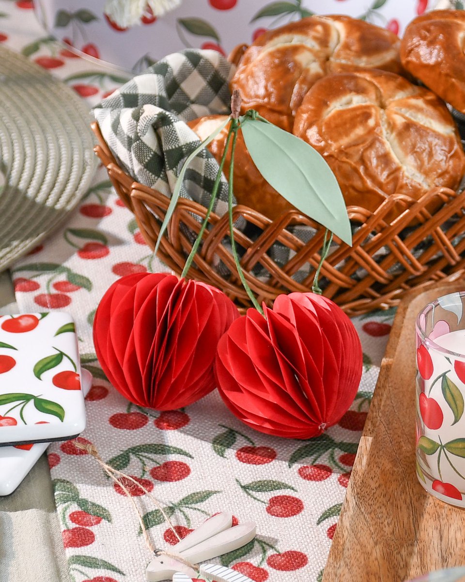 Gisela_Graham's tweet image. How’s your Easter weekend going? We hope it’s filled with beautiful decorations, family time, and delicious food! 

🍒Let us know your plans for tomorrow🍒 

#GiselaGraham #HomeDecorUk #PaperDecor #PaperDecoration
