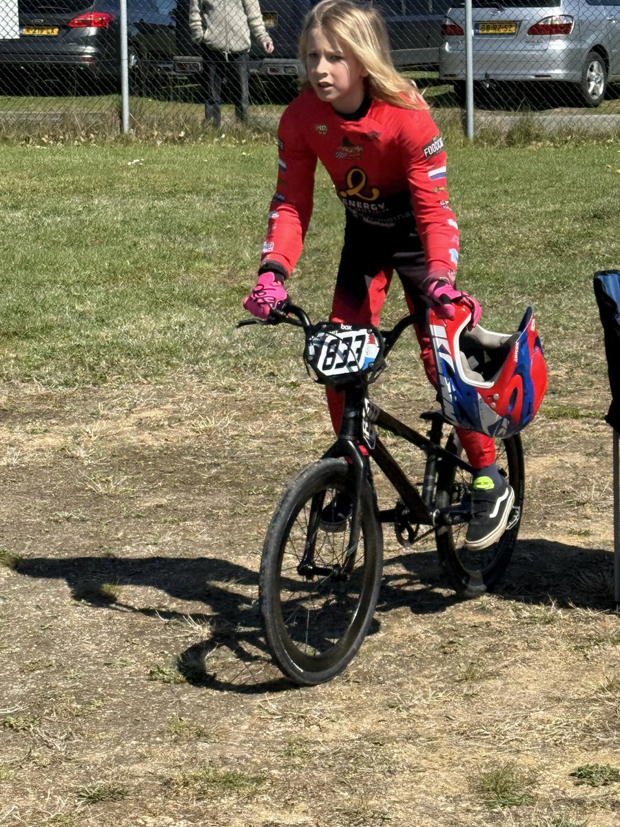 prsmiley69's tweet photo. Ondanks de pijn in z’n voet wilde hij fietsen. In de manches 1-1-1-1. In de A finale slecht weg, Nog bijna 2e, maar nét als 3e over streep #jipsmit #833 https://t.co/yeRiwv9tQD