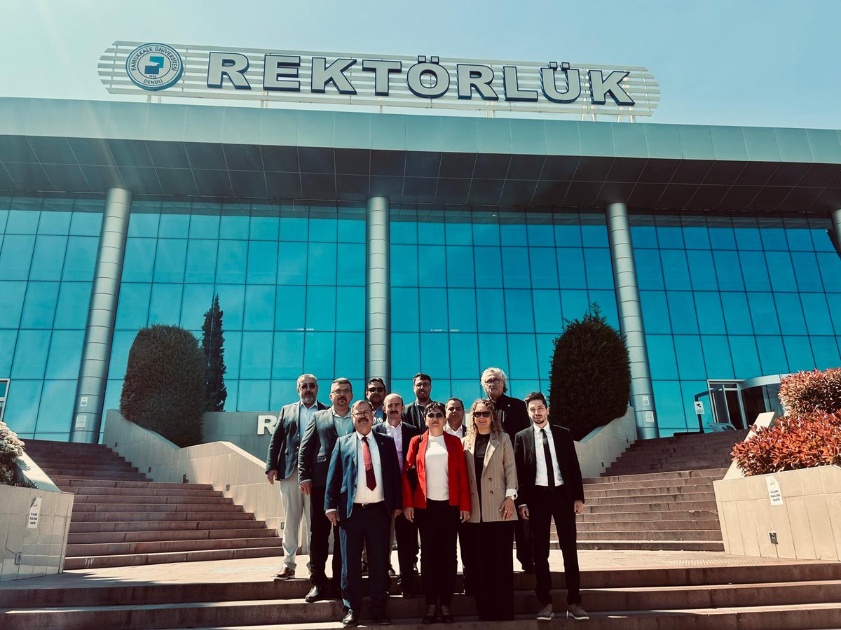 HurEgitimSenPAU's tweet photo. Hürriyetçi Eğitim-Sen ve Hürriyet Sağlık-Sen Denizli il yöneticileri olarak Pamukkale Üniversitesi rektörlüğüne atanan Sayın Prof.Dr.Mahmud Güngör'e hayırlı olsun ziyaretinde bulunduk.
@HurEgitimSen
@leventkuruoglu
@emrahgultekin25
@FeritYi79053484
@onder_kompas
@ismailalpay20 https://t.co/o5KtpYyhtQ